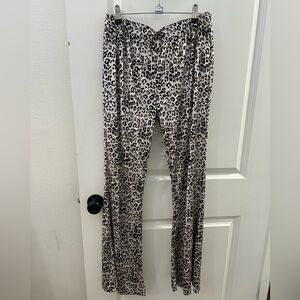 Umgee Flowy Cheetah Pants/Leopard Print Wide Leg Pants Womens Size Large NWOT